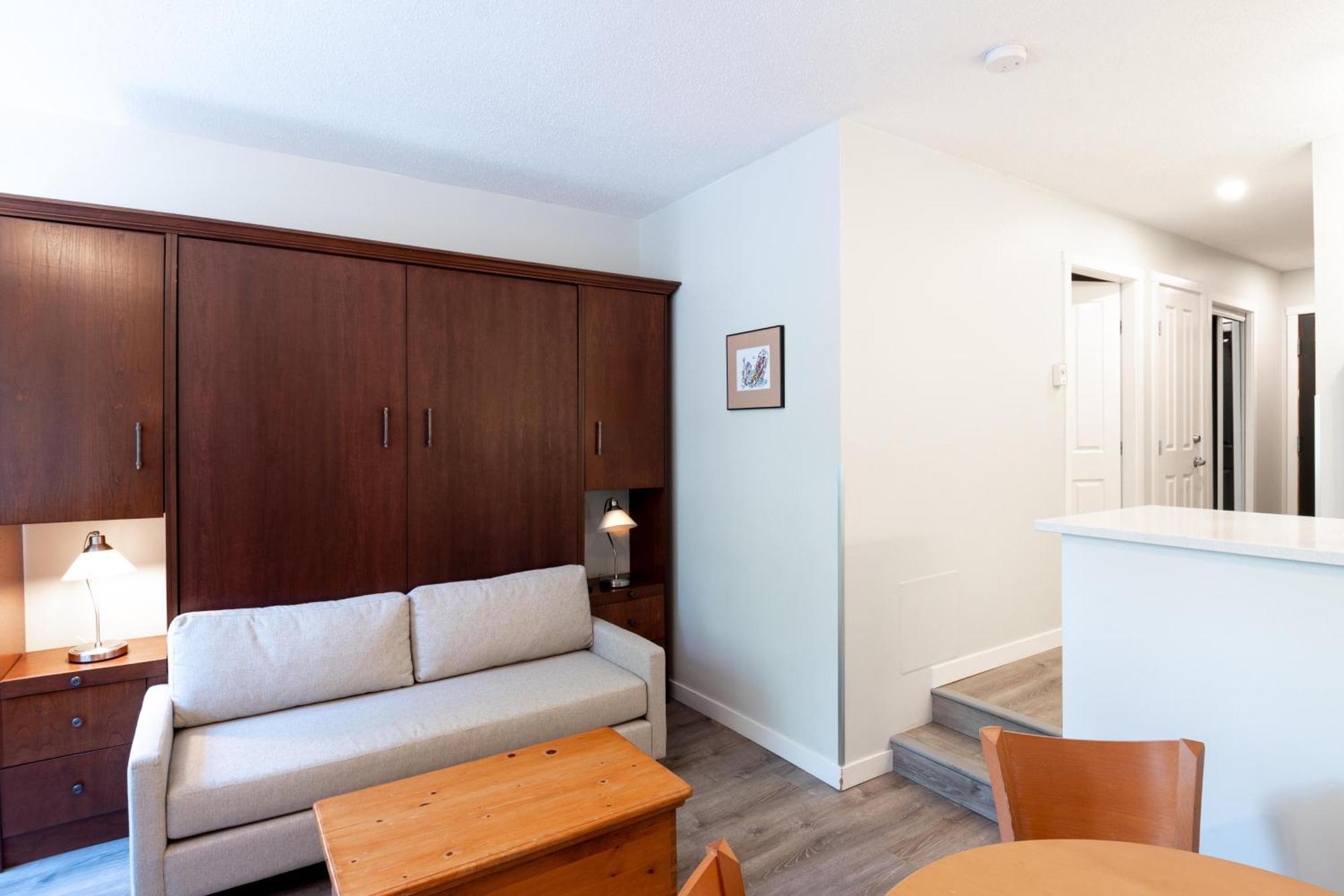 Alpenglow Lodge Family Studio With Murphy Bed By Mva Whistler Exteriér fotografie